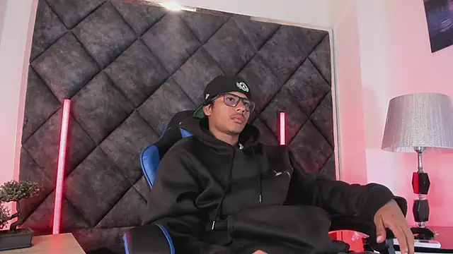 LiamKron Pertunjukan Webcam