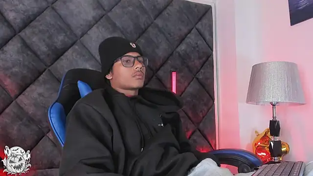 LiamKron 网络视讯表演
