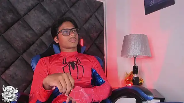 LiamKron webkamerás műsora