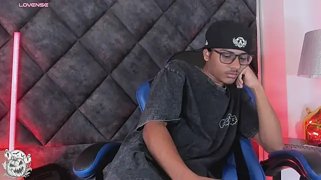 LiamKron Pertunjukan Webcam
