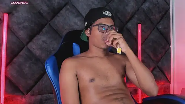 LiamKron Pertunjukan Webcam