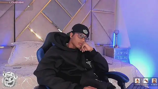 LiamKron 在線直播表演