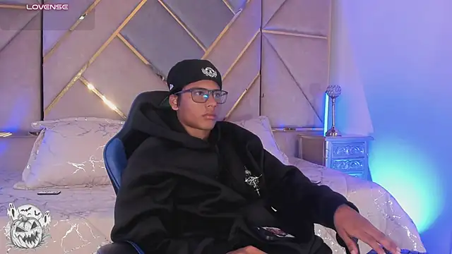 LiamKron 网络视讯表演
