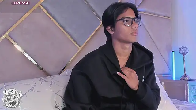 LiamKron 网络视讯表演