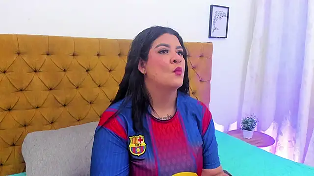 Katty_West লাইভ XXX চ্যাট