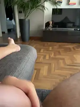 italianboy20cm: διαδικτυακό σόου στην κάμερα