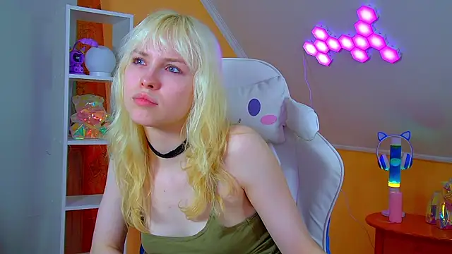 HannahHollis' Live XXX Chat