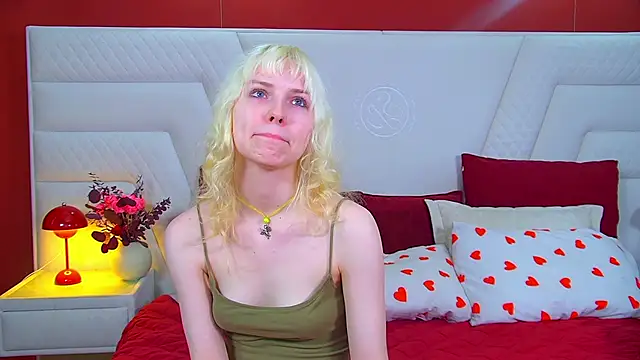 HannahHollis Show in webcam
