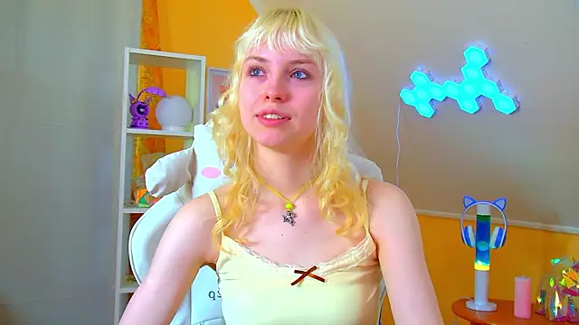HannahHollis' Live XXX Chat