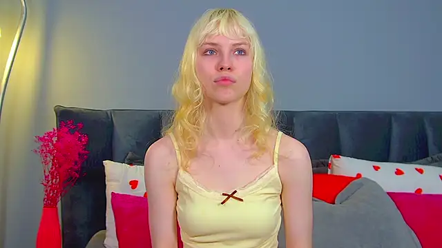 HannahHollis: διαδικτυακό σόου στην κάμερα