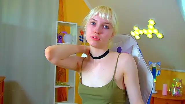 HannahHollis: онлайн-секс-чат