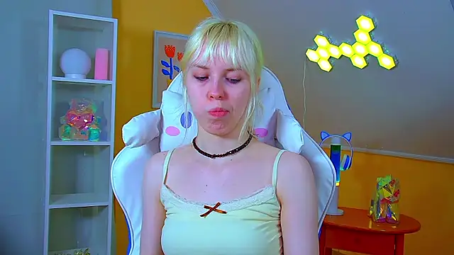 HannahHollis' Live XXX Chat