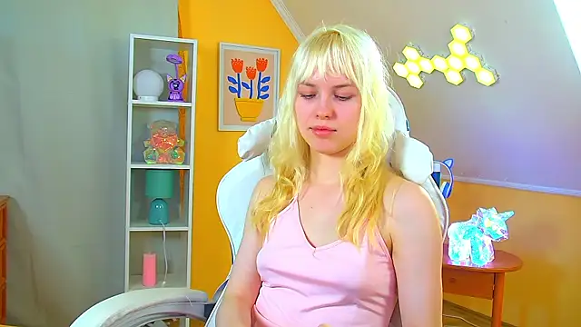 HannahHollis élő XXX-chatje