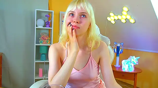 HannahHollis' Live XXX Chat