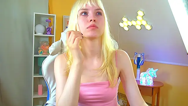 צ'אט XXX בשידור חי של HannahHollis