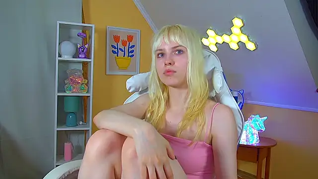 HannahHollis Show in webcam