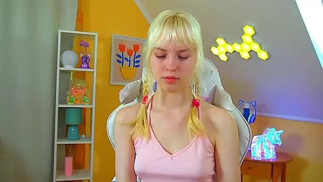 HannahHollis' Live XXX Chat