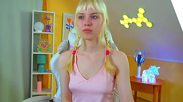 Živý XXX chat HannahHollis