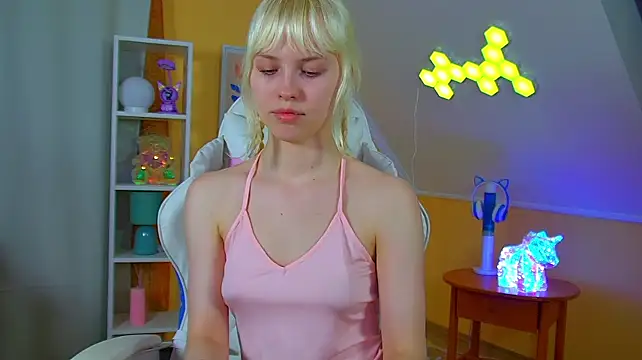 HannahHollis' Live XXX Chat