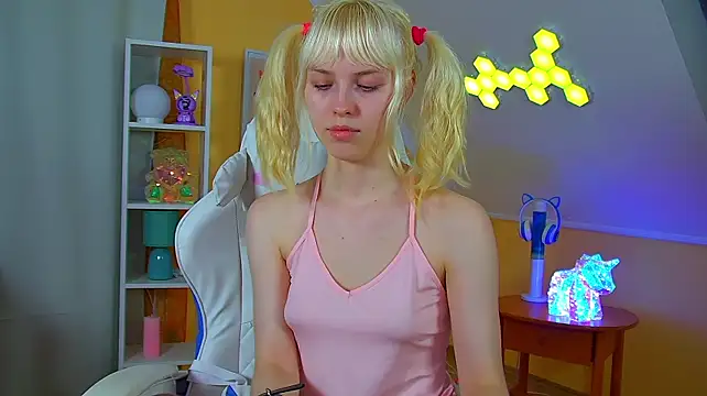 HannahHollis' Live XXX Chat
