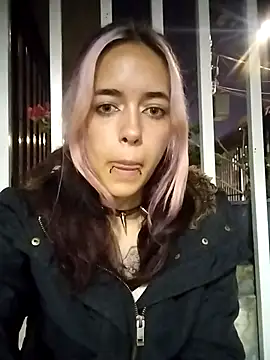 XXX chat uživo modela Nill_Kojo