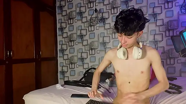 Twink_Sebas7 Webcamshow
