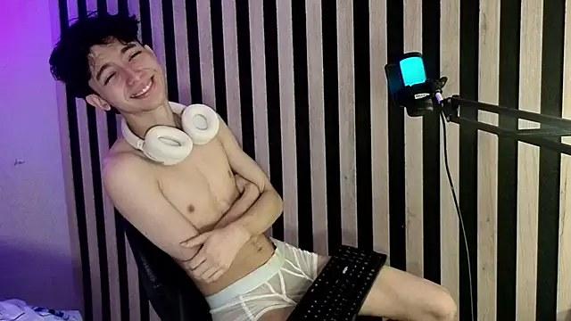 Twink_Sebas7 Adlı Modelin Web Kamerası Şovu