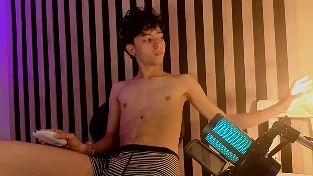 Twink_Sebas7のウェブカメラショー