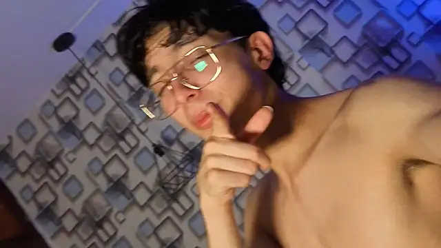 Twink_Sebas7 在線直播表演