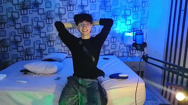Twink_Sebas7 Adlı Modelin Web Kamerası Şovu