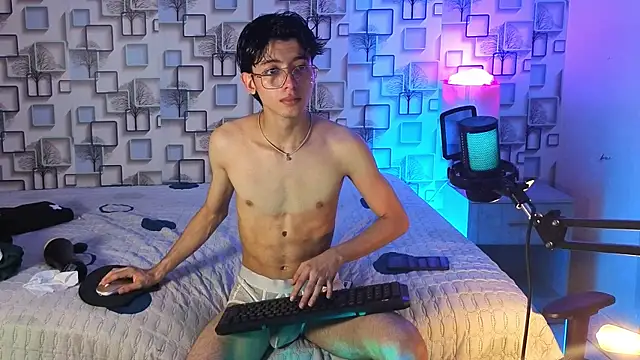 Twink_Sebas7's Webcam Show