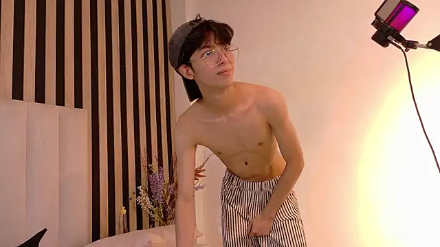 Twink_Sebas7's Webcam Show