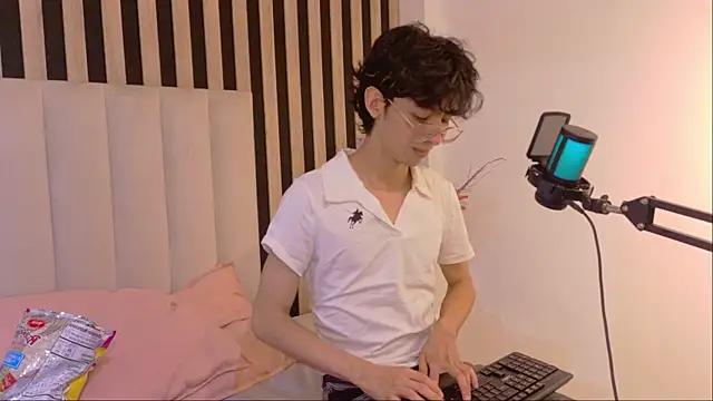 Twink_Sebas7 Webcam show