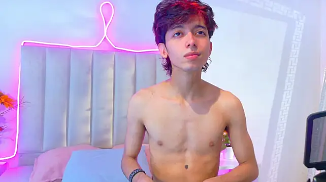 Twink_Sebas7 在線直播表演