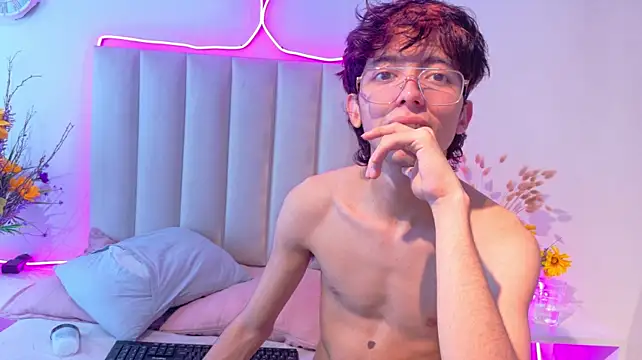 Chat XXX en directo de Twink_Sebas7