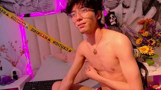 Show modela Twink_Sebas7 na web-kameri