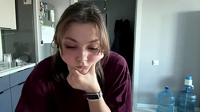 Thyeiysyla Adlı Modelin Canlı XXX Sohbeti