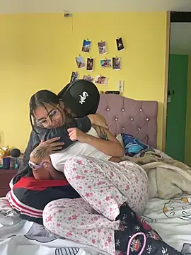 hotlatinocouple__ webcam show