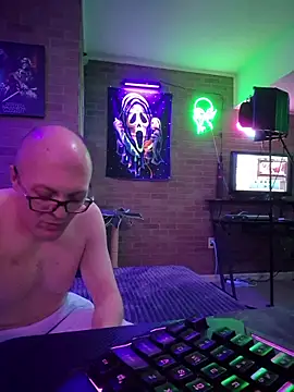 Pokazy przed kamerką – chronic_vibez
