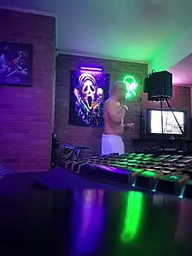 chronic_vibez's Webcam Show