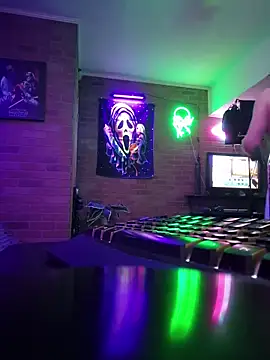chronic_vibez Adlı Modelin Web Kamerası Şovu