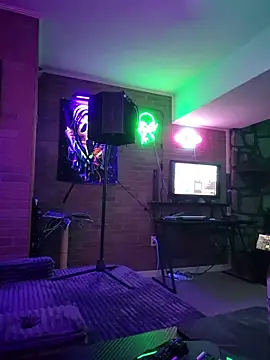 chronic_vibez's Webcam Show