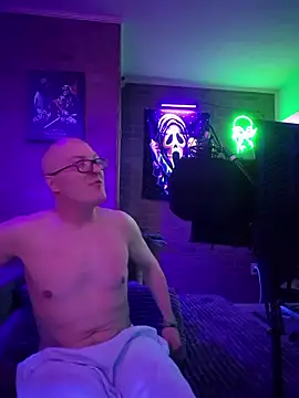 chronic_vibez: διαδικτυακό σόου στην κάμερα