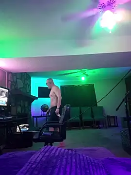 Pokazy przed kamerką – chronic_vibez