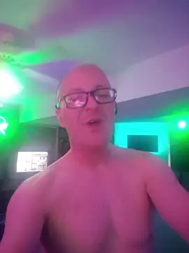 Pokazy przed kamerką – chronic_vibez