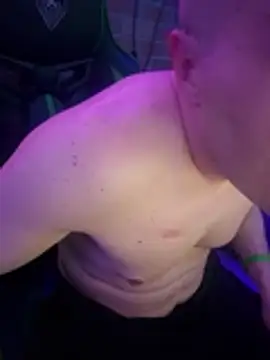 chronic_vibez's Webcam Show
