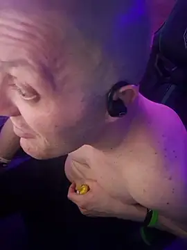 chronic_vibez's Webcam Show