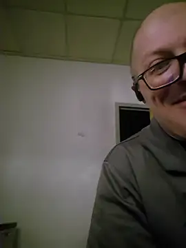 chronic_vibez Show in webcam