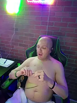 Pokazy przed kamerką – chronic_vibez