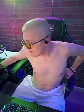 Pokazy przed kamerką – chronic_vibez